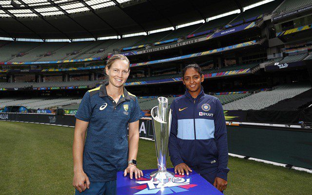 MELBOURNE, AUSTRALIA - MARCH 07: Meg Lanning of Australia and Harmanpreet Kaur of India pose with the trophy during the 2020 ICC Women's T20 World Cup Media Opportunity at Melbourne Cricket Ground on March 07, 2020 in Melbourne, Australia. (Photo by Ryan Pierse/Getty Images)